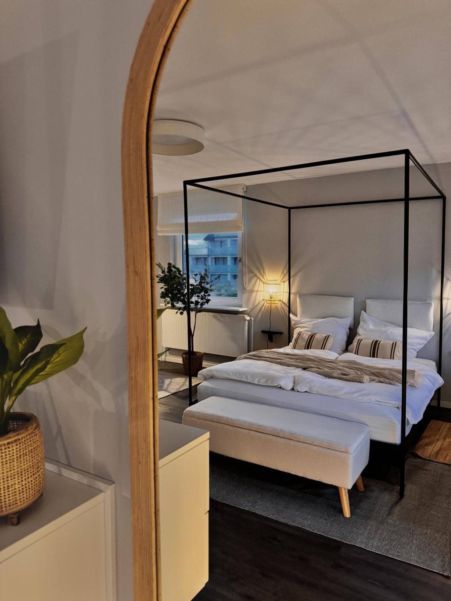 Seaside Rooms - Design-Apartment Mit Balkon & Parkplatz - Inklusive Strandkorb Direkt Am Wasser Und Spa & Sauna Saisonal Büsum Buitenkant foto